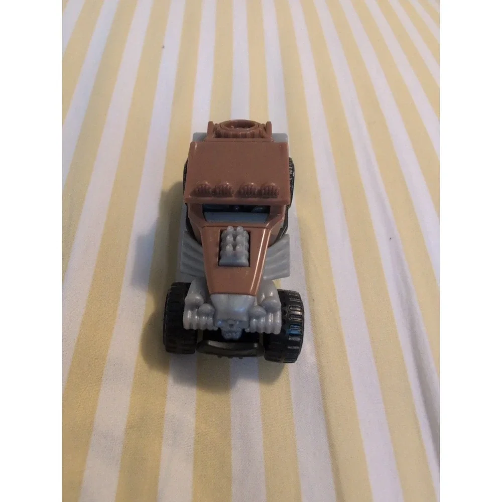 2014 Mattel Hot Wheels Toy McDonalds Jeep Baja Pump Up Racer Plastic